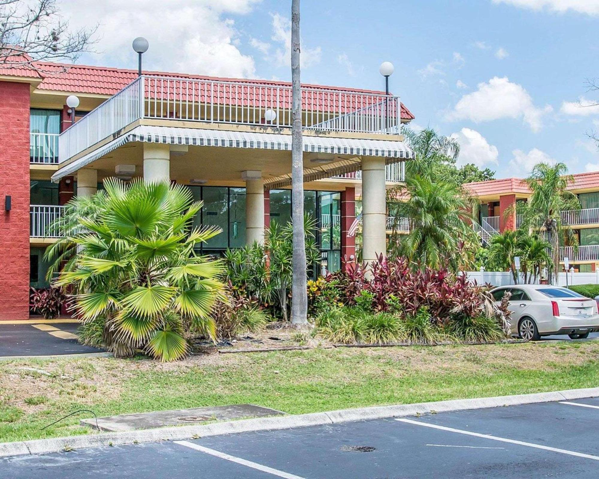 Quality Inn & Suites At Tropicana Field San Petersburgo Exterior foto