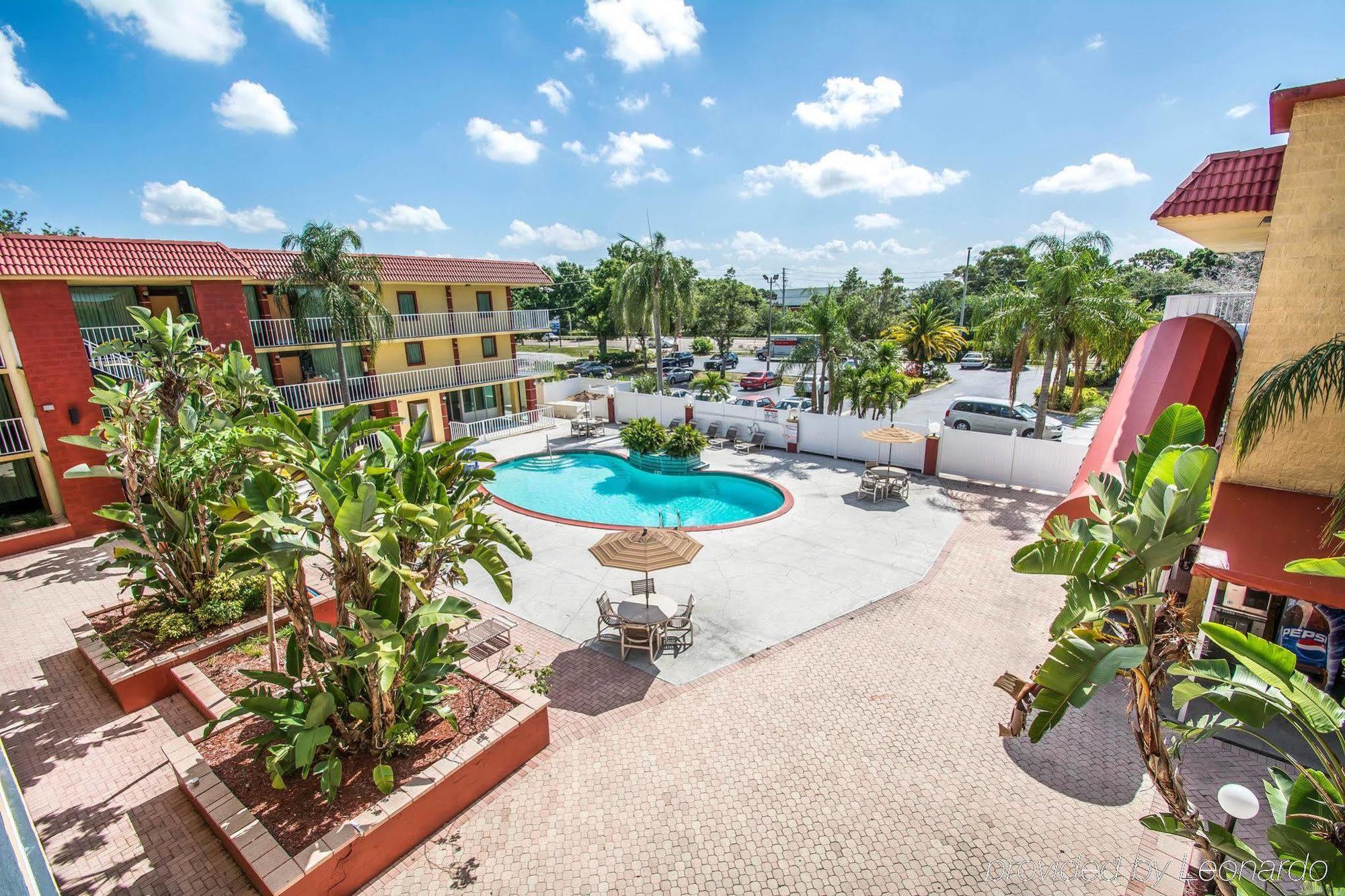 Quality Inn & Suites At Tropicana Field San Petersburgo Exterior foto
